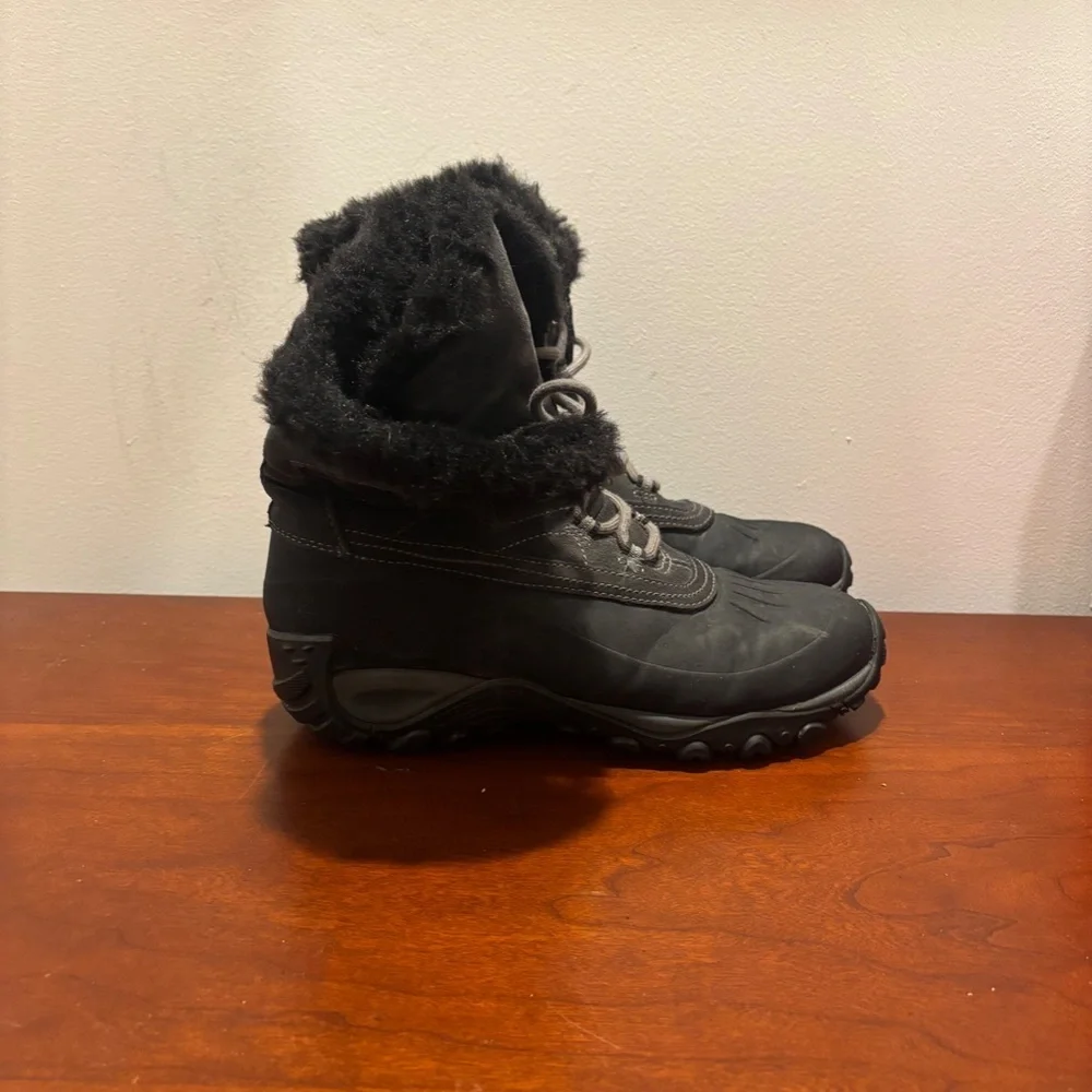 Merrell Women's Yokota Polar Waterproof Boots Black size 8